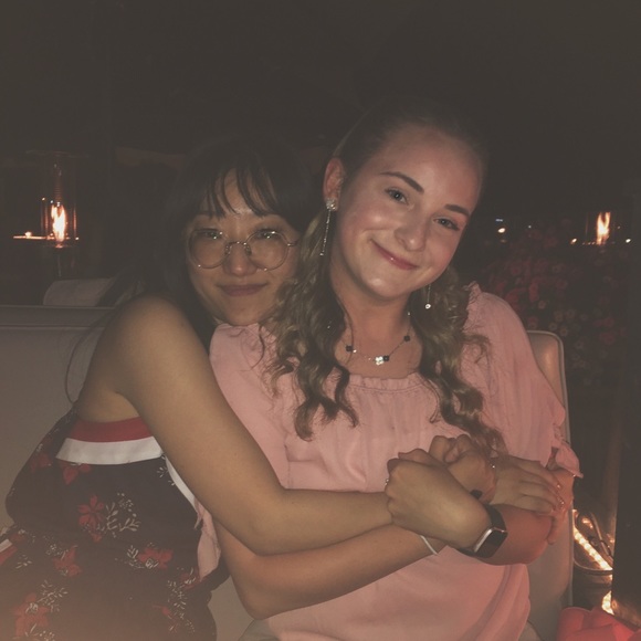 Meet your Posher, Taylor - Picture 1 of 1